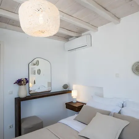 Myconian Theros Luxury Apartahotel