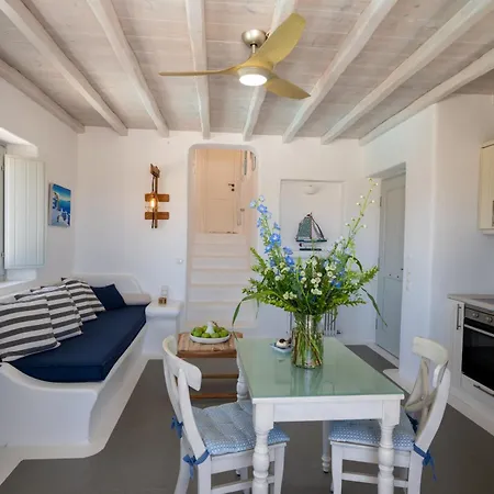 Myconian Theros Luxury מלון דירות 4*