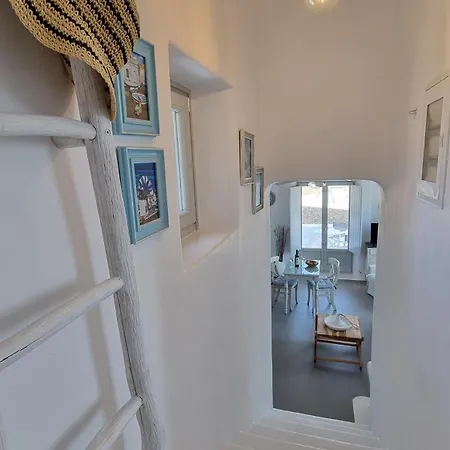 Myconian Theros Luxury מלון דירות 4*