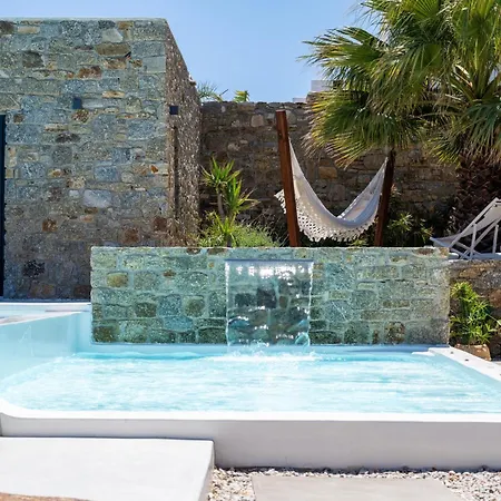 Myconian Theros Luxury Apartahotel