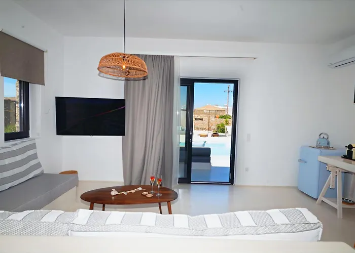 Myconian Theros All Suite Hotel 아파트호텔 4*