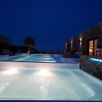 Aparthotel Myconian Theros Luxury Suites 4*
