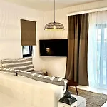 Myconian Theros Luxury Suites 4* Ano Mera
