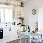 Myconian Theros Luxury Suites Aparthotel