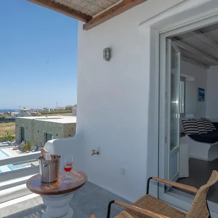 Myconian Theros Luxury Ξενοδοχείο με διαμερίσματα 4*