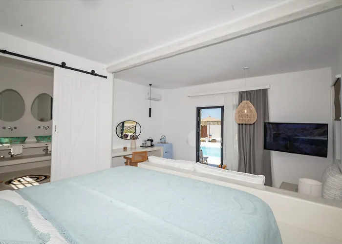 Myconian Theros All Suite Hotel Апарт-отель 4*